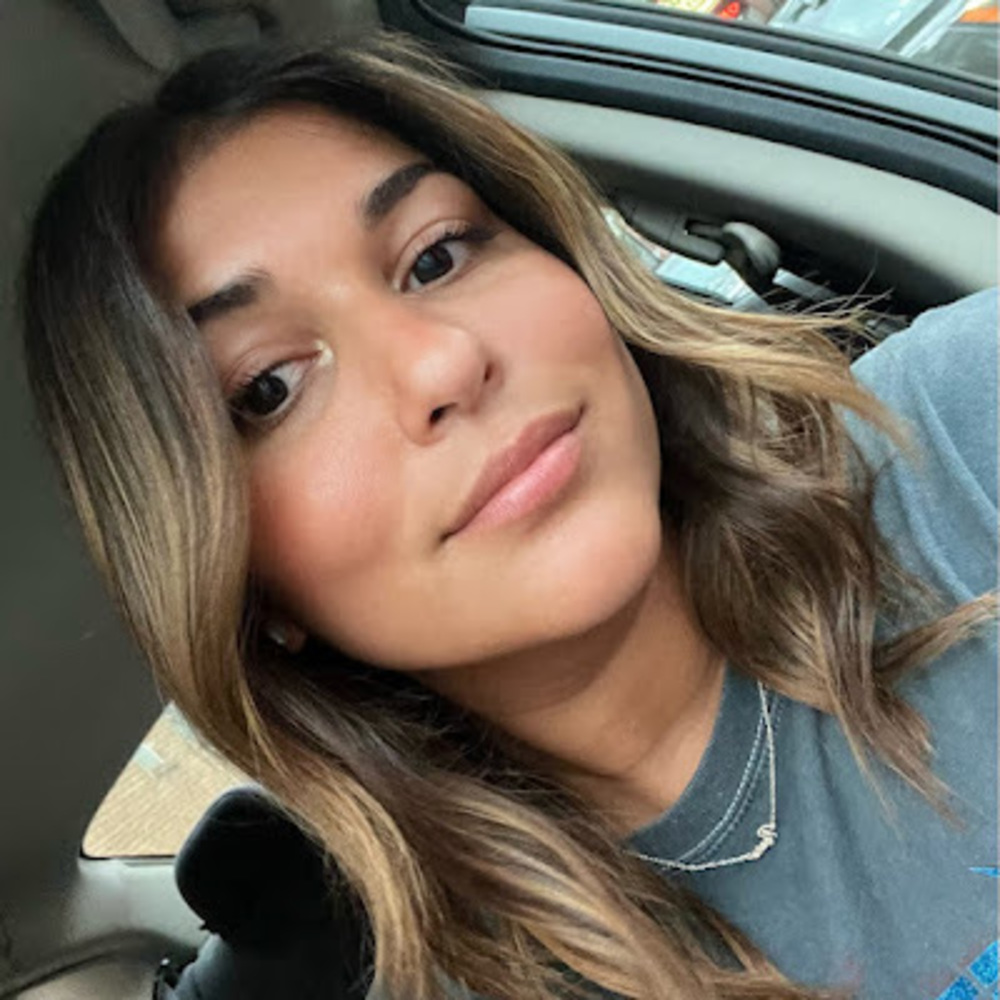 Meet your Posher, Alexis